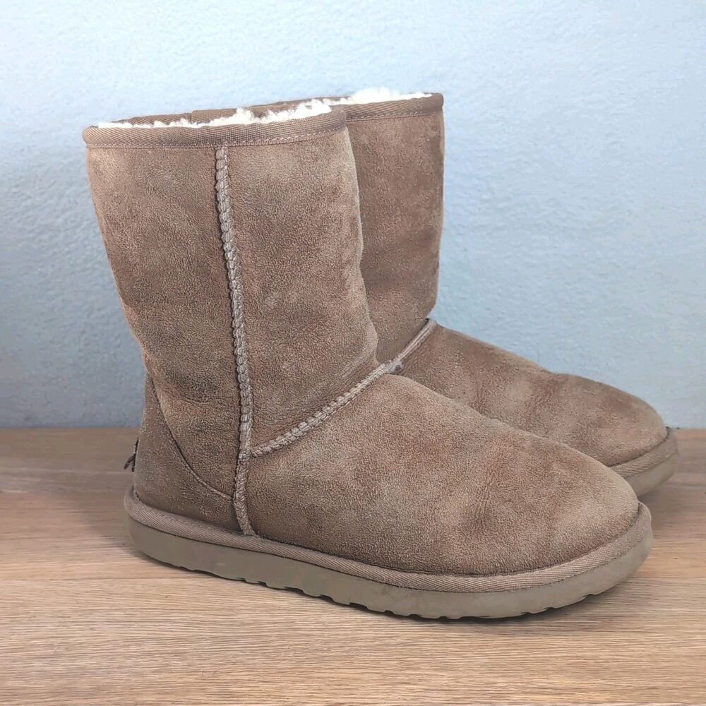 UGG Classic Short II Women's 7 EU 38 Boots Chestnut Suede Sheepskin Lined